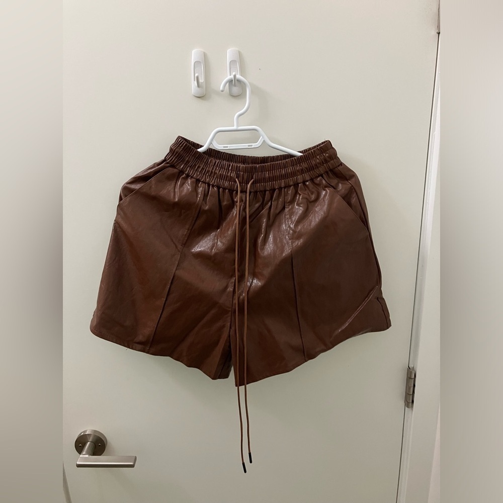 Faux leather drawstring shorts brown NWOT autumn style - Picture 3 of 4